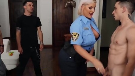 BBW MILF cop Julie Cash sits on face and gets her phat ass nailed hard