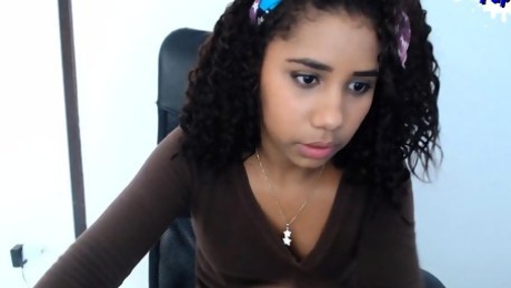 Super Cute Curly Black Amateur Teen stripping and twerking