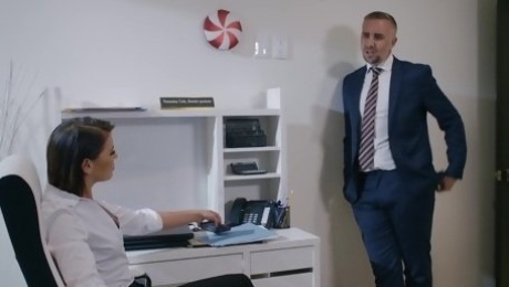 Man in suit comes and fucks this business woman right in her office