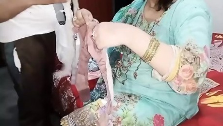 Bra Vechne waale ne hi Punjabi Desi bhabhi ko chod diya