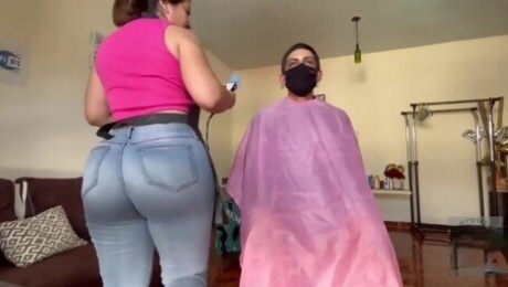 Delicious cream pie for big ass hairdresser !